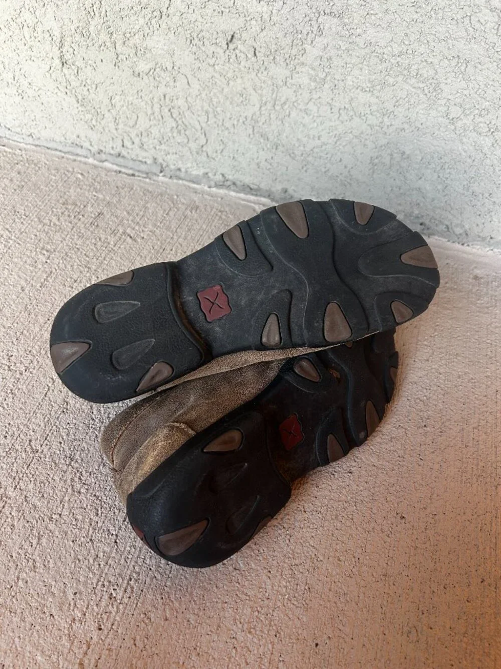 VINTAGE Y2K Boys leather AMERICAN EAGLE brown tie shoes. sz 3M